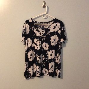 FloralV Neck Chico’s Shirt